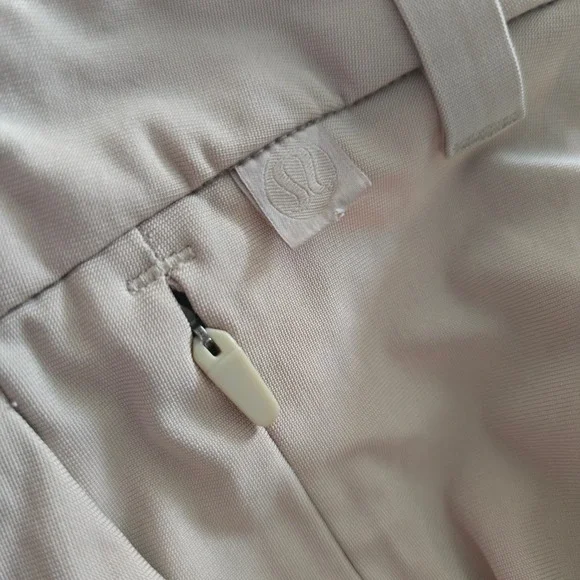 Lululemon Commission Shorts Mens Khaki Tan Chino Golf Performance Shorts size 38 - Picture 3 of 6
